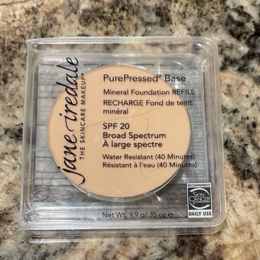 Jane Iredale Warm Silk PurePressed Base - Picture 3 of 3